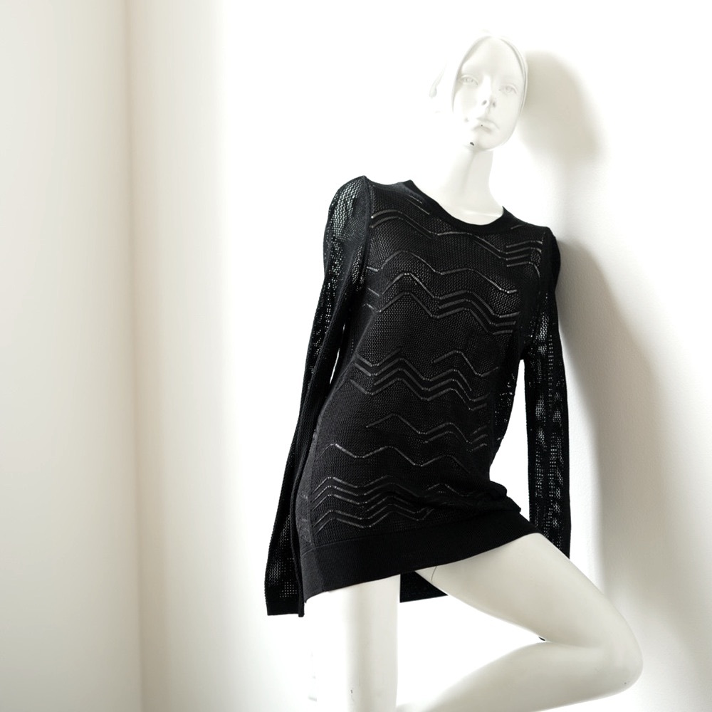 Vince Knit Sweater in Black - Size Small